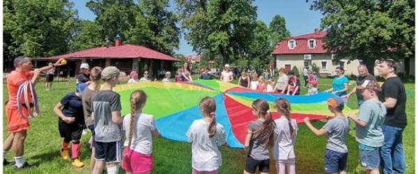 DZIEŃ PEŁEN UŚMIECHÓW